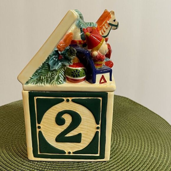 Pfaltzgraff Holiday Garland Candy dish ABC block with lid NWT - Picture 7 of 12